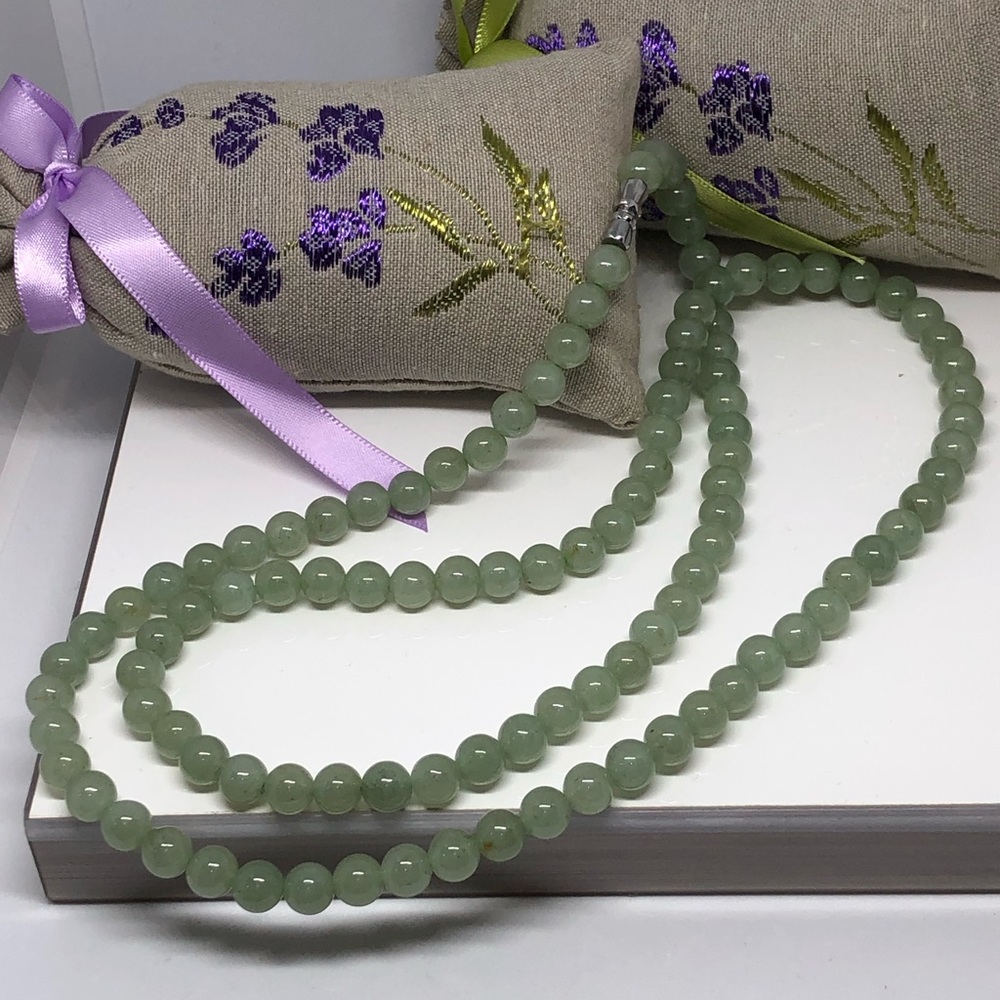 Light green jade necklace 30’ inch